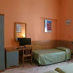 Katty Hotell *